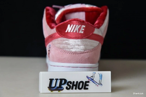 CT2552-800 Nike Skateboards Low Dunk StrangeLove  SB 0309